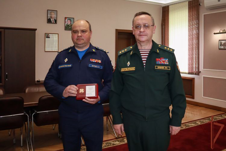 Ведомственными медалями отмечены военные врачи в Санкт-Петербурге 