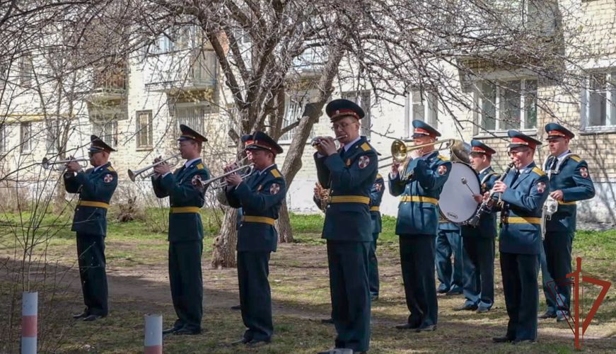 Акция Росгвардии «Парад идет к ветерану» стартовала на Урале (видео)