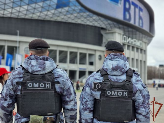 Росгвардия обеспечила правопорядок на футбольном матче Динамо-Урал в Москве