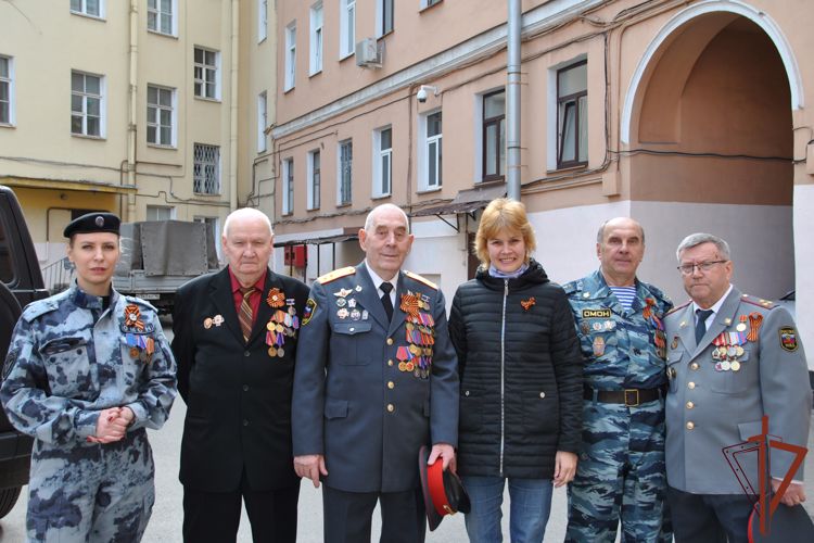 В петербургском ОМОН Росгвардии прошло торжественное мероприятие, посвященное Дню Победы