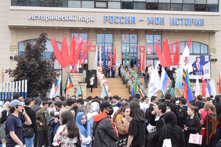 В Дагестане росгвардейцы приняли участие в мероприятии в поддержку российской армии и жителей Донбасса