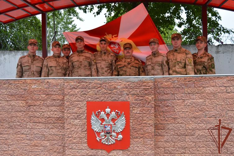 В Уральском округе Росгвардии чествовали военнослужащих по призыву, достойно выполнивших свой конституционный долг