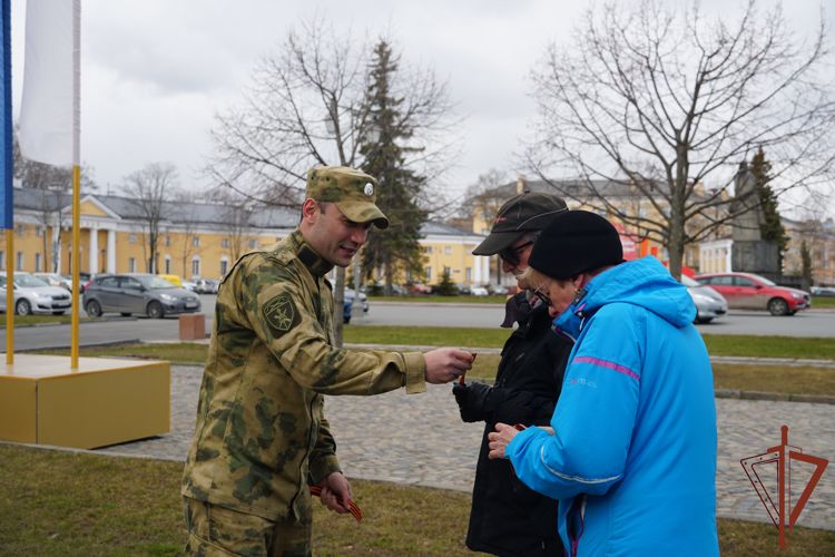 Росгвардейцы приняли участие в акции «Георгиевская ленточка» в Петрозаводске