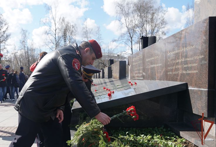 Росгвардейцы Северо-Запада почтили память погибших и приняли участие в шествии «Бессмертного полка»