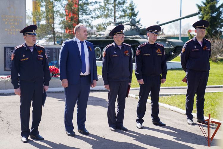 Росгвардейцы приняли участие во всероссийской акции «Лес Победы» в Москве (фото, видео)