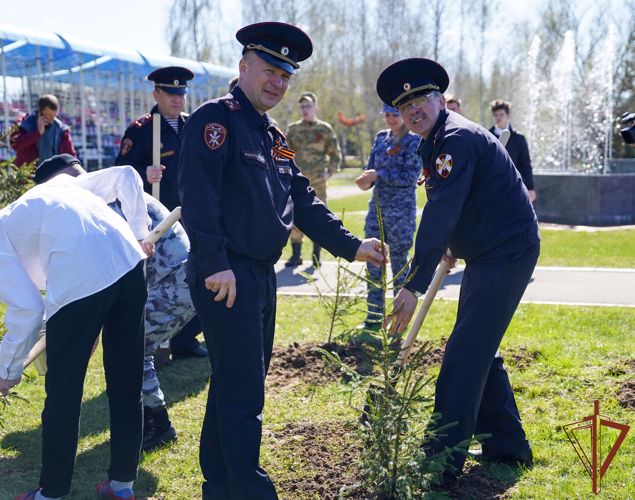 Росгвардейцы приняли участие во всероссийской акции «Лес Победы» в Москве (фото, видео)