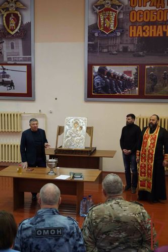 Икону из Афона привезли в спецподразделения Росгвардии в Воронеже