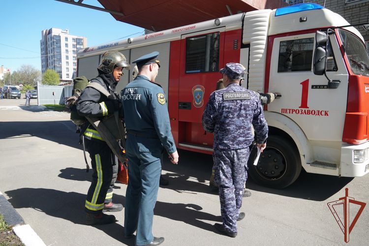   Межведомственные пожарно-тактические учения Северо-Западного округа Росгвардии прошли в Карелии (видео)