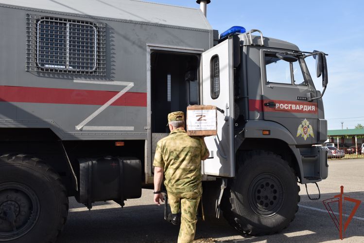 Участвующие в спецоперации росгвардейцы получили посылки от жителей Адыгеи