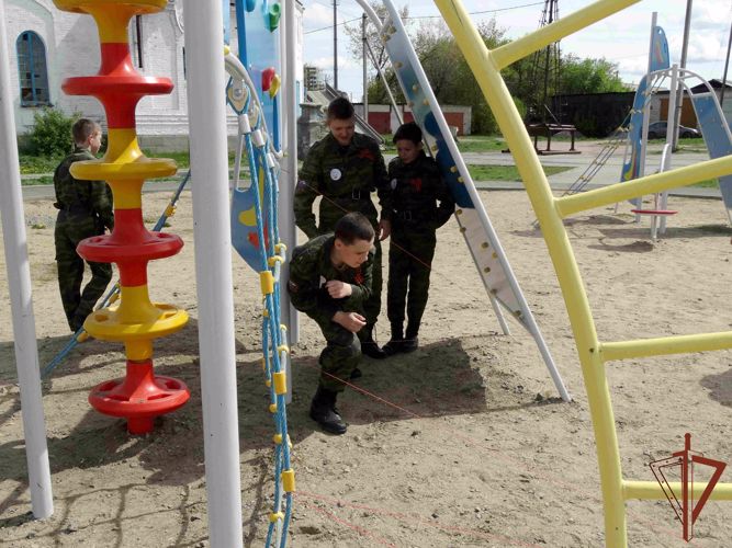 В Уральском округе состоялись военно-патриотические мероприятия для подшефной молодежи