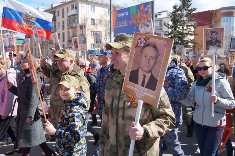 Росгвардейцы Северо-Запада почтили память погибших и приняли участие в шествии «Бессмертного полка»