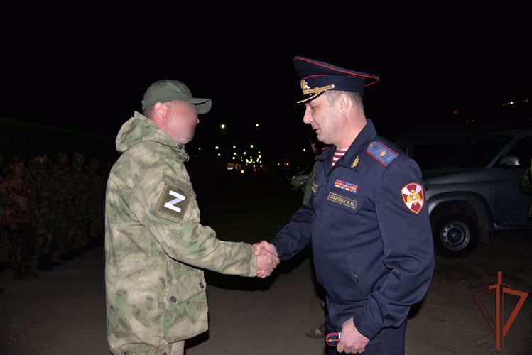 Росгвардейцев-участников специальной операции по защите Донбасса встретили в Екатеринбурге (видео)
