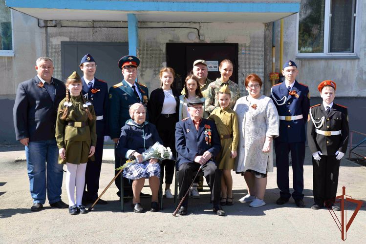 Росгвардия поздравила с Днем Победы ветеранов в Кургане  и Екатеринбурге (видео)