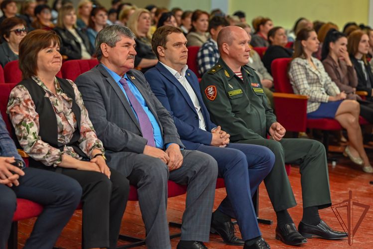 На Ставрополье с праздничной программой выступил Ансамбль песни и пляски Северо-Кавказского округа Росгвардии