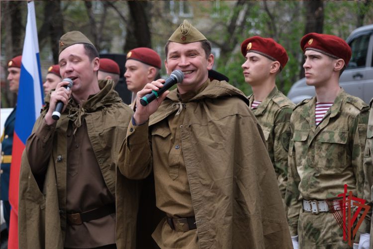 В Хабаровске Росгвардия провела акцию «Парад идет к ветерану»