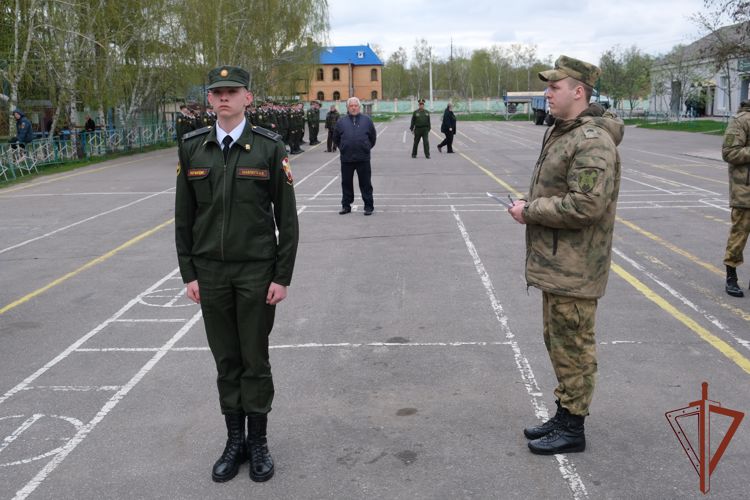 В ЦФО росгвардейцы провели мероприятия с учащимися подшефных образовательных учреждений