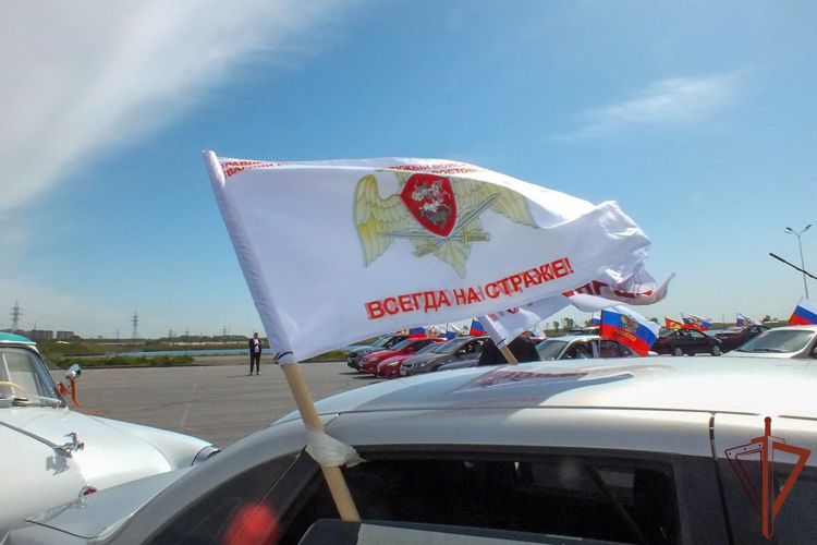  Автопробег в поддержку участвующих в специальной операции росгвардейцев состоялся в Ростове-на-Дону