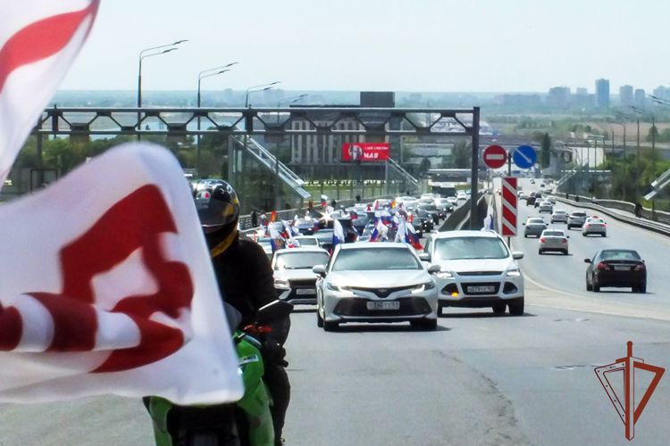  Автопробег в поддержку участвующих в специальной операции росгвардейцев состоялся в Ростове-на-Дону