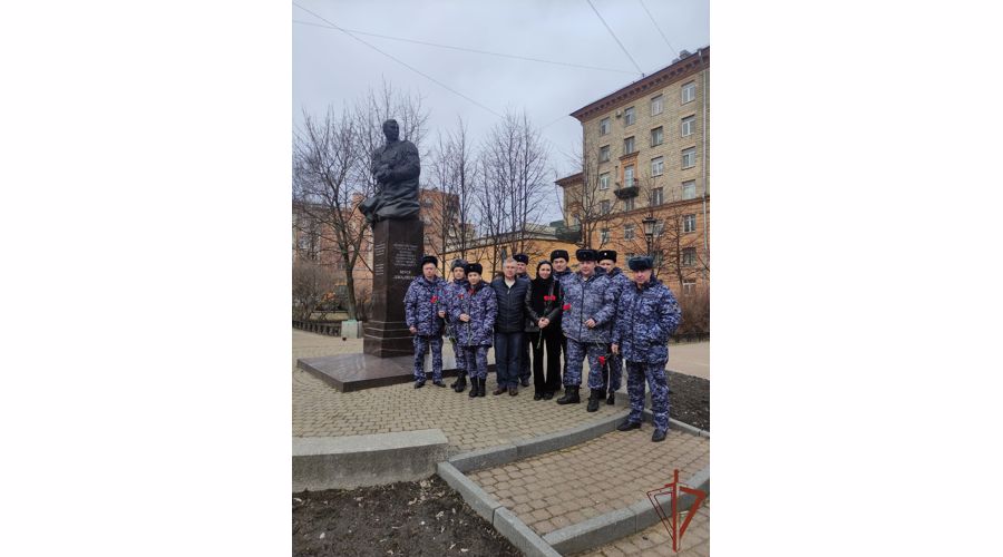 В Санкт-Петербурге и Ленинградской	области сотрудники Росгвардии приняли участие в мероприятиях, приуроченных ко Дню Победы