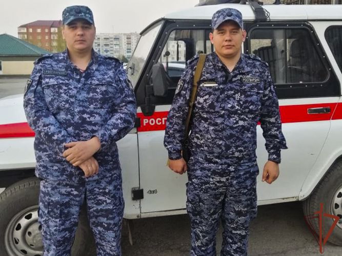 Росгвардейцы в Киселевске задержали злоумышленника, который нанес ножевые ранения пожилому мужчине
