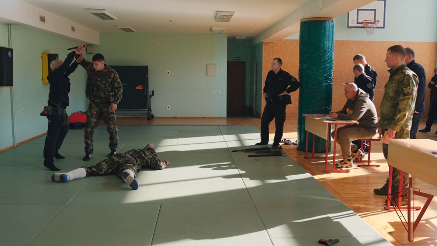 В Калининградской области сотрудники и военнослужащие Росгвардии сдали итоговые зачёты за зимний период подготовки