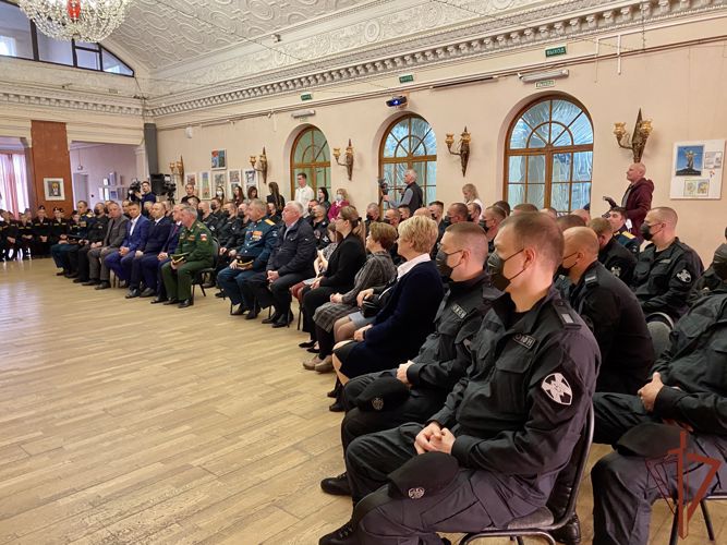 Бойцов волжского ОМОН поприветствовали земляки