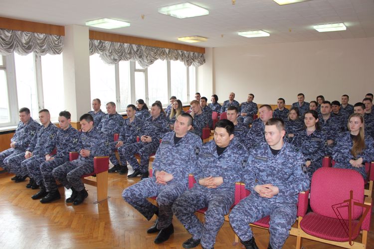 В преддверии Дня Победы в центре подготовки им. С.Х. Зайцева Росгвардии прошла встреча с ветеранами
