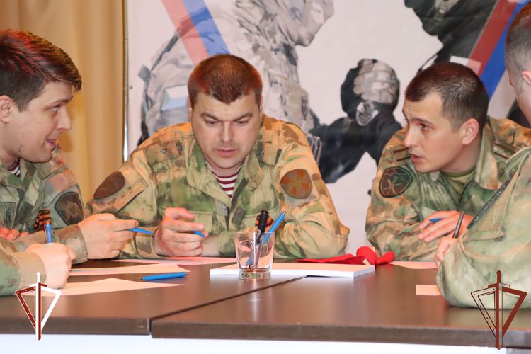 В преддверии Дня Победы хабаровские росгвардейцы определили сильнейших в интеллектуальной игре