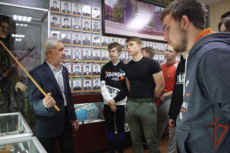 В Уральском округе Росгвардии состоялись патриотические мероприятия в рамках Дня призывника (видео)