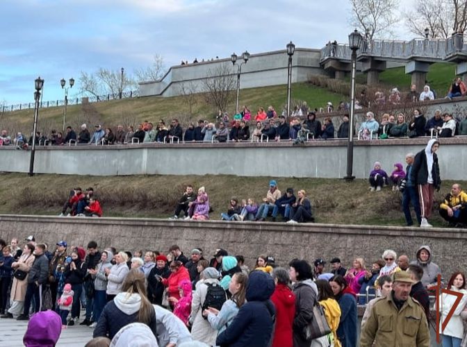 Росгвардия обеспечила общественную безопасность при праздновании Дня весны и труда на Урале