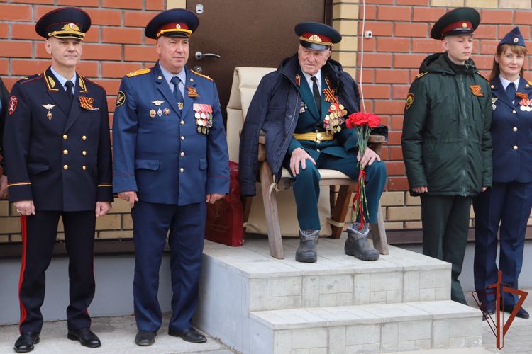 Росгвардия поздравила с Днем Победы пермских ветеранов Великой Отечественной войны 