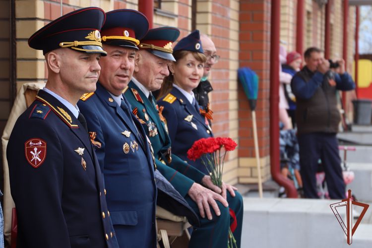 Росгвардия поздравила с Днем Победы пермских ветеранов Великой Отечественной войны 