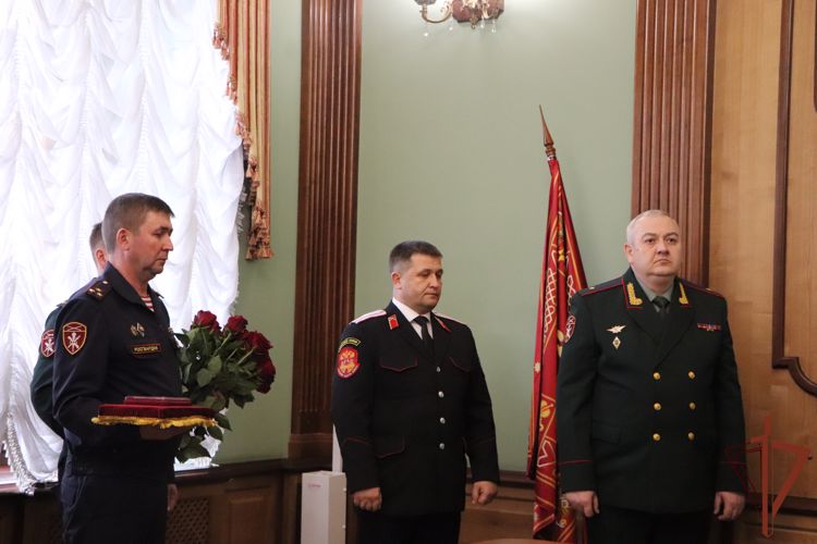 Семье погибшего военнослужащего Росгвардии передали госнаграду в Краснодаре