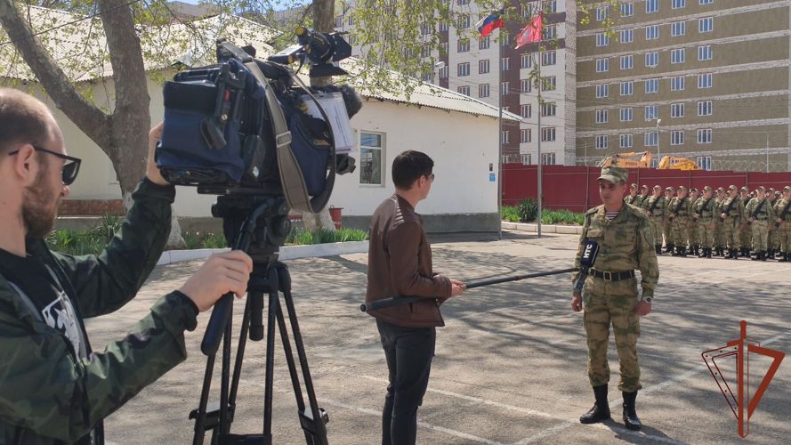 Телевизионные журналисты Севастополя оценили готовность военнослужащих Росгвардии к параду в ознаменование годовщины Победы