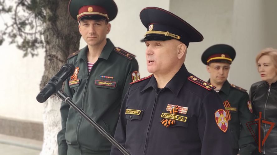 В Севастополе росгвардейцы почтили память Героя Советского Союза Степана Неустроева