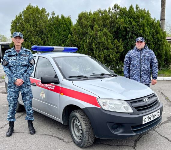 Патруль Росгвардии оказал помощь пострадавшему в ДТП в Северной Осетии 