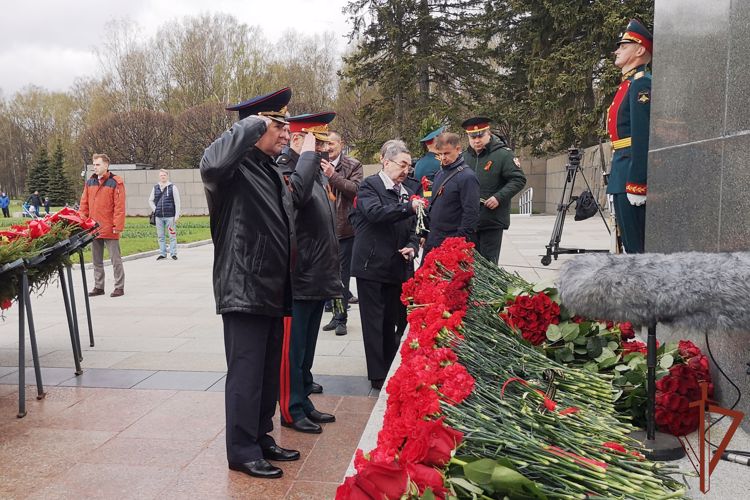 В честь Дня Победы представители Северо-Западного округа Росгвардии приняли участие в общегородском памятном мероприятии