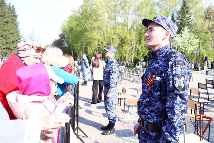 Более 30 тысяч росгвардейцев обеспечивали правопорядок в праздничные дни