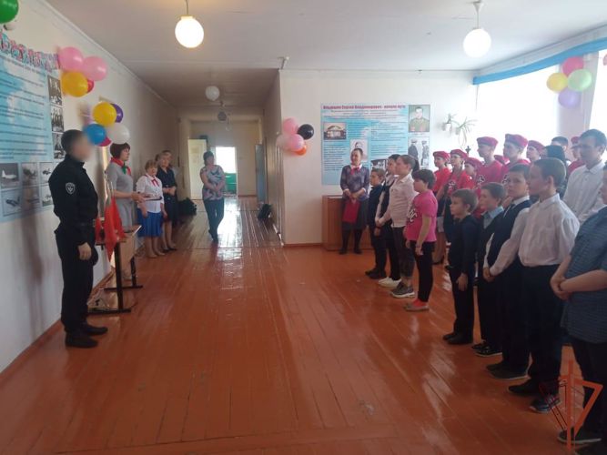 В Вологодской области росгвардейцы почтили память сослуживца, погибшего при исполнении служебного долга