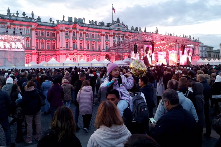 Росгвардия обеспечила правопорядок на мероприятиях дня города в Санкт-Петербурге