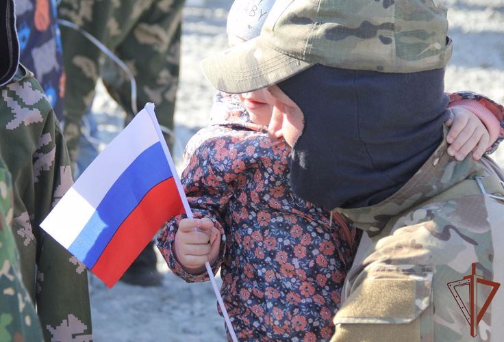  Бойцов сводного отряда спецподразделений Росгвардии встретили в Тюменской области (видео)