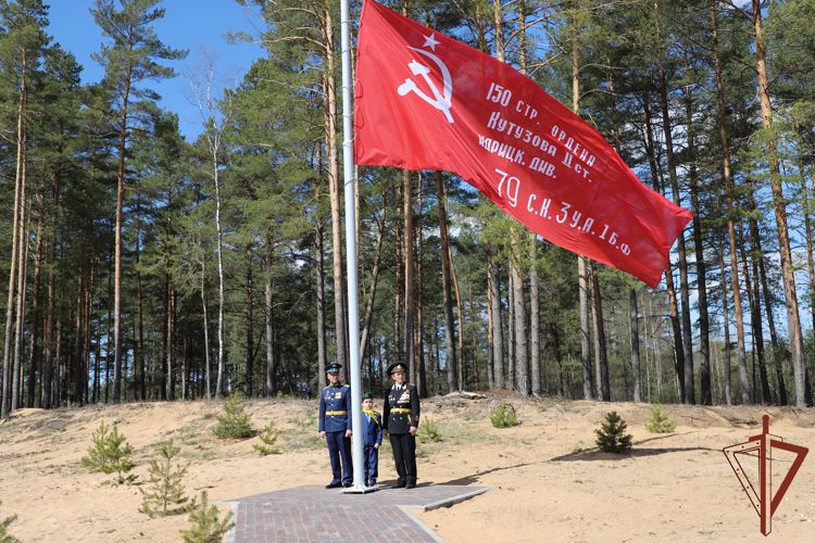 Представители Управления Росгвардии по Псковской области приняли участие в открытии монумента «Знамя Победы»