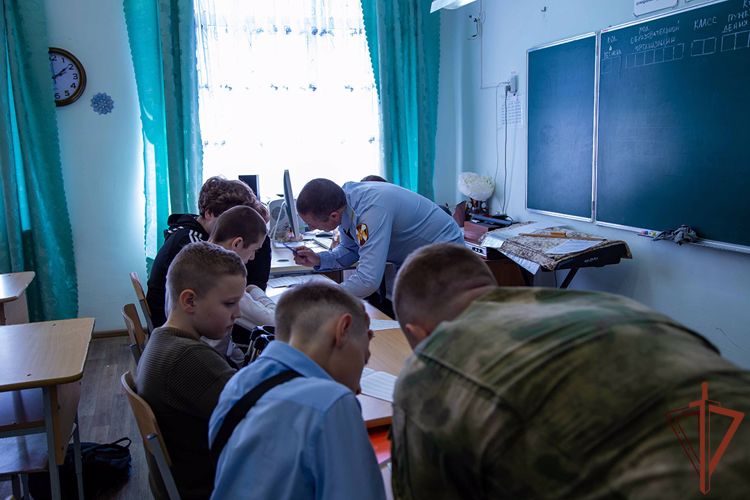 Музыканты Росгвардии взяли шефство над воспитанниками челябинской школы-интерната 