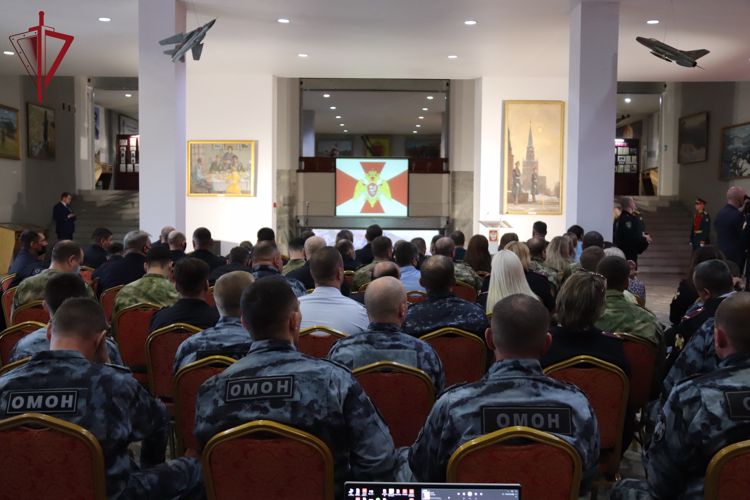 Начальник Управления Росгвардии по Забайкальскому краю вручил орден Мужества сотруднику спецподразделения