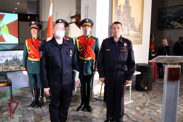 Начальник Управления Росгвардии по Забайкальскому краю вручил орден Мужества сотруднику спецподразделения