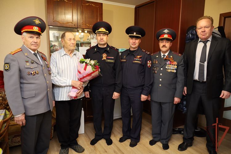  Росгвардейская акция «Парад у дома ветерана» прошла в Татарстане