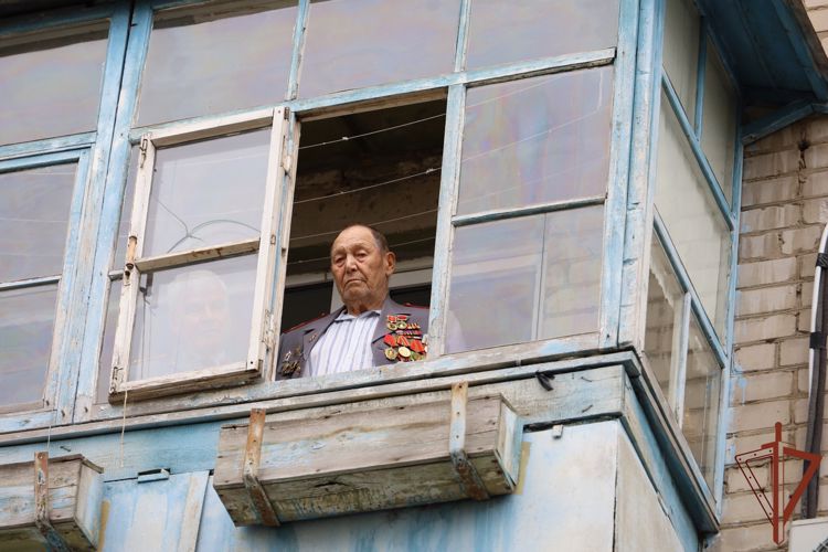  Росгвардейская акция «Парад у дома ветерана» прошла в Татарстане