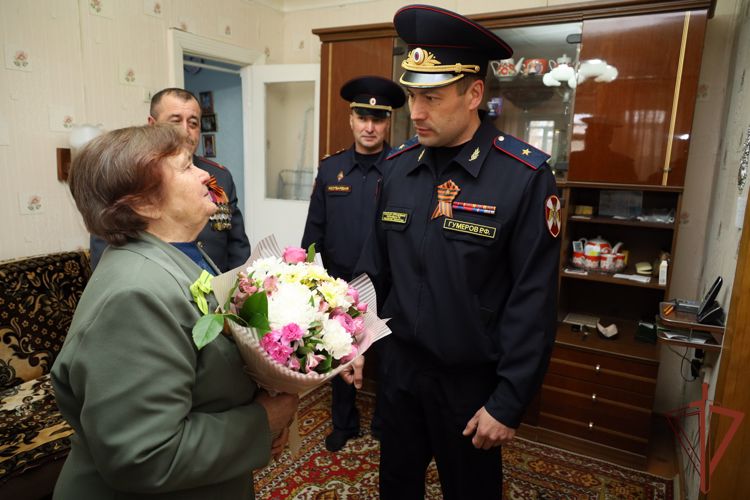  Росгвардейская акция «Парад у дома ветерана» прошла в Татарстане