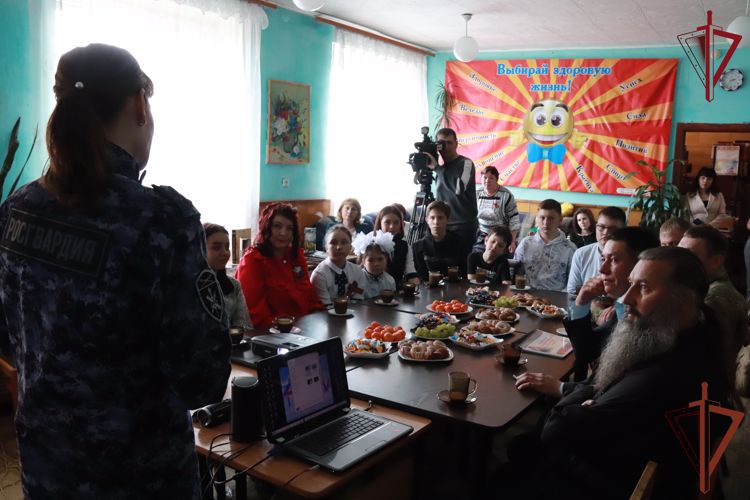 Росгвардейцы поблагодарили школьников Забайкалья за письма поддержки
