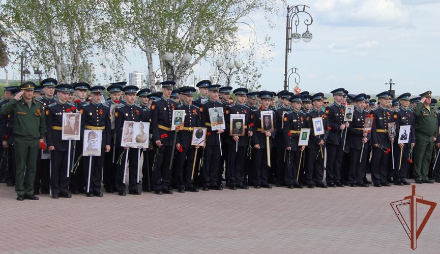 Росгвардия приняла участие в патриотической акции «Парад Победителей» в Тюмени